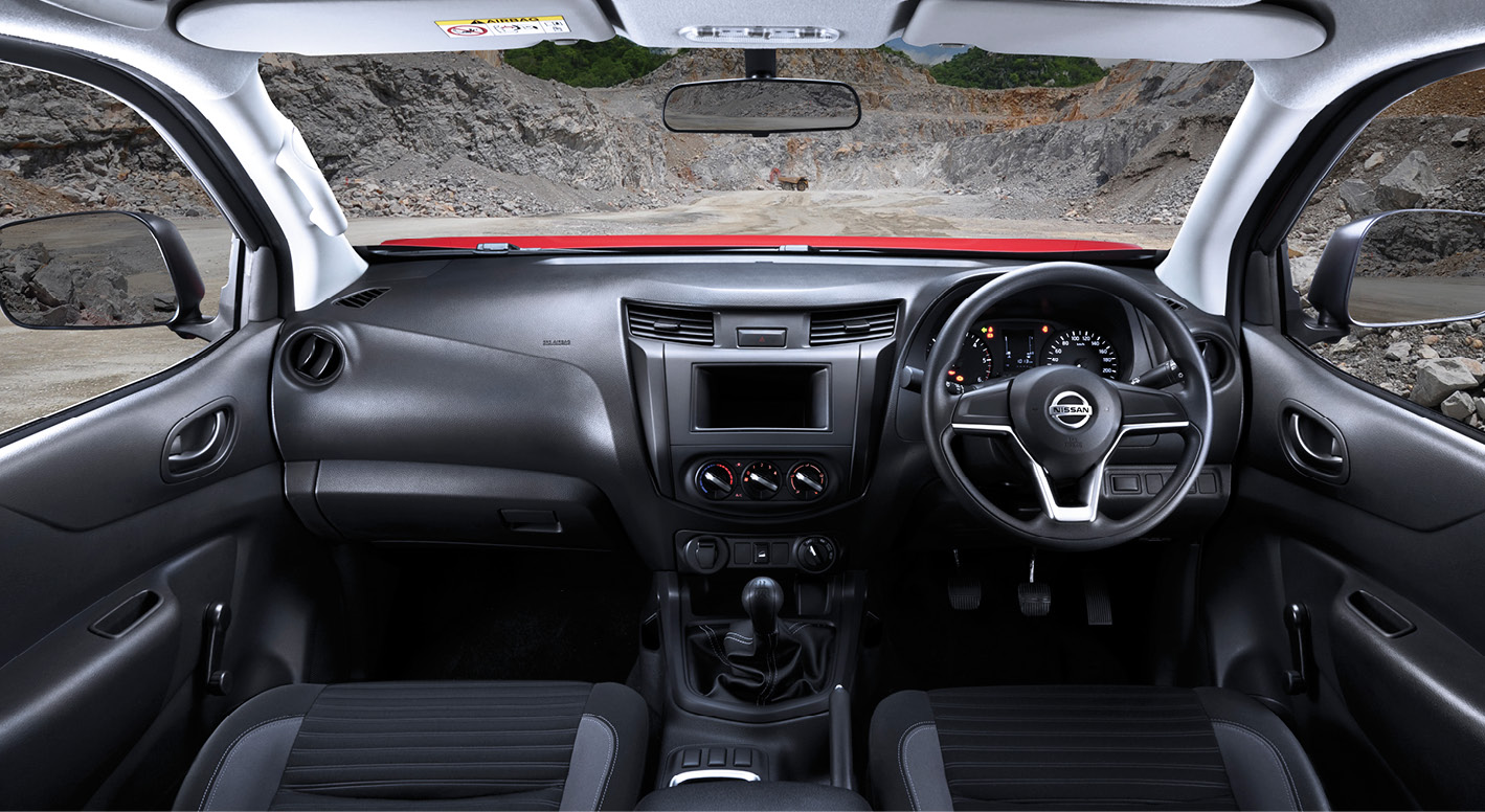 NIssan Navara XE Model Interior and Space